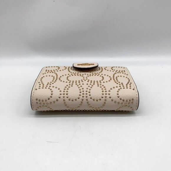 Coach Chalk Pebbled Leather Signature Rivets Corner Zip Wallet - Picture 5 of 12